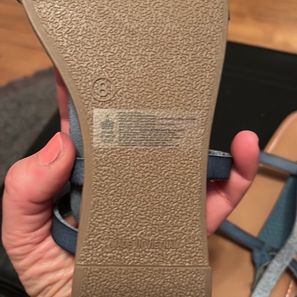 Blue saddles with wrap around strap New size 8 - Picture 7 of 8